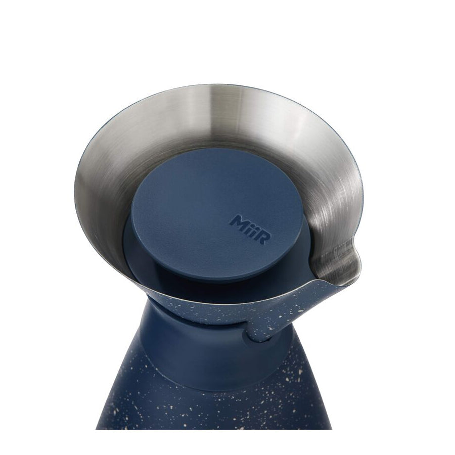 new-standard-carafe-n0 WebPDP-33oz_New_Standard_Carafe_Tidal_Blue_Speckle_Studio__CAR1SVOS225_45_Lid_Off.jpg