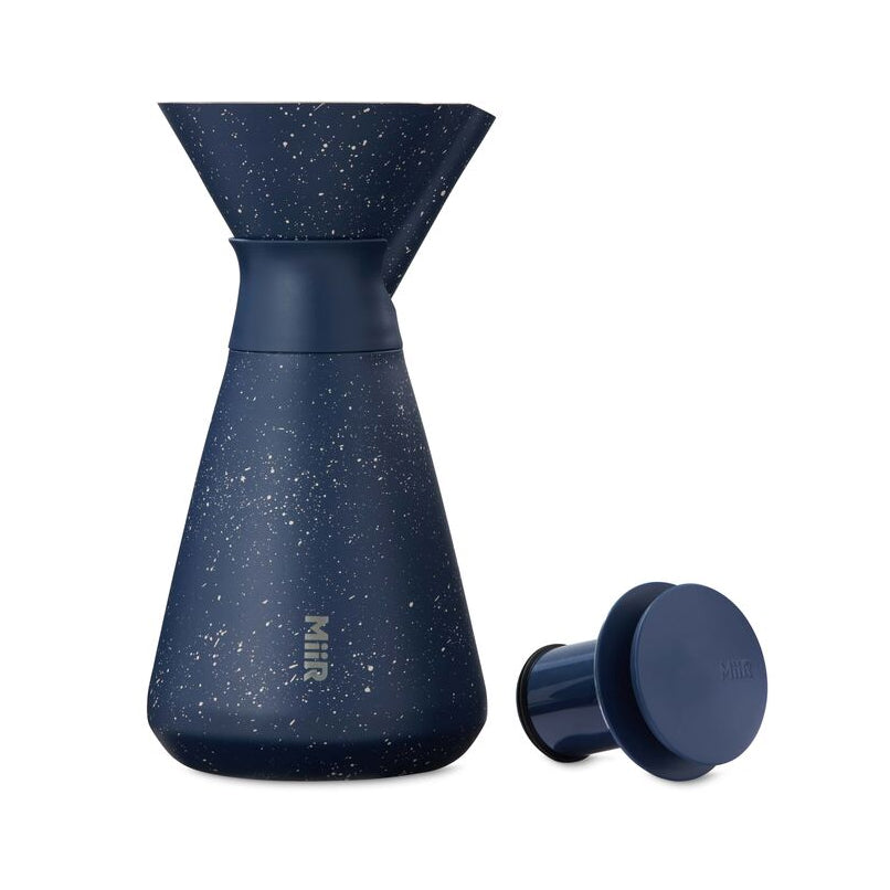 new-standard-carafe-n0 WebPDP-33oz_New_Standard_Carafe_Tidal_Blue_Speckle_Studio__CAR1SVOS225_Front_Lid_Staged.jpg