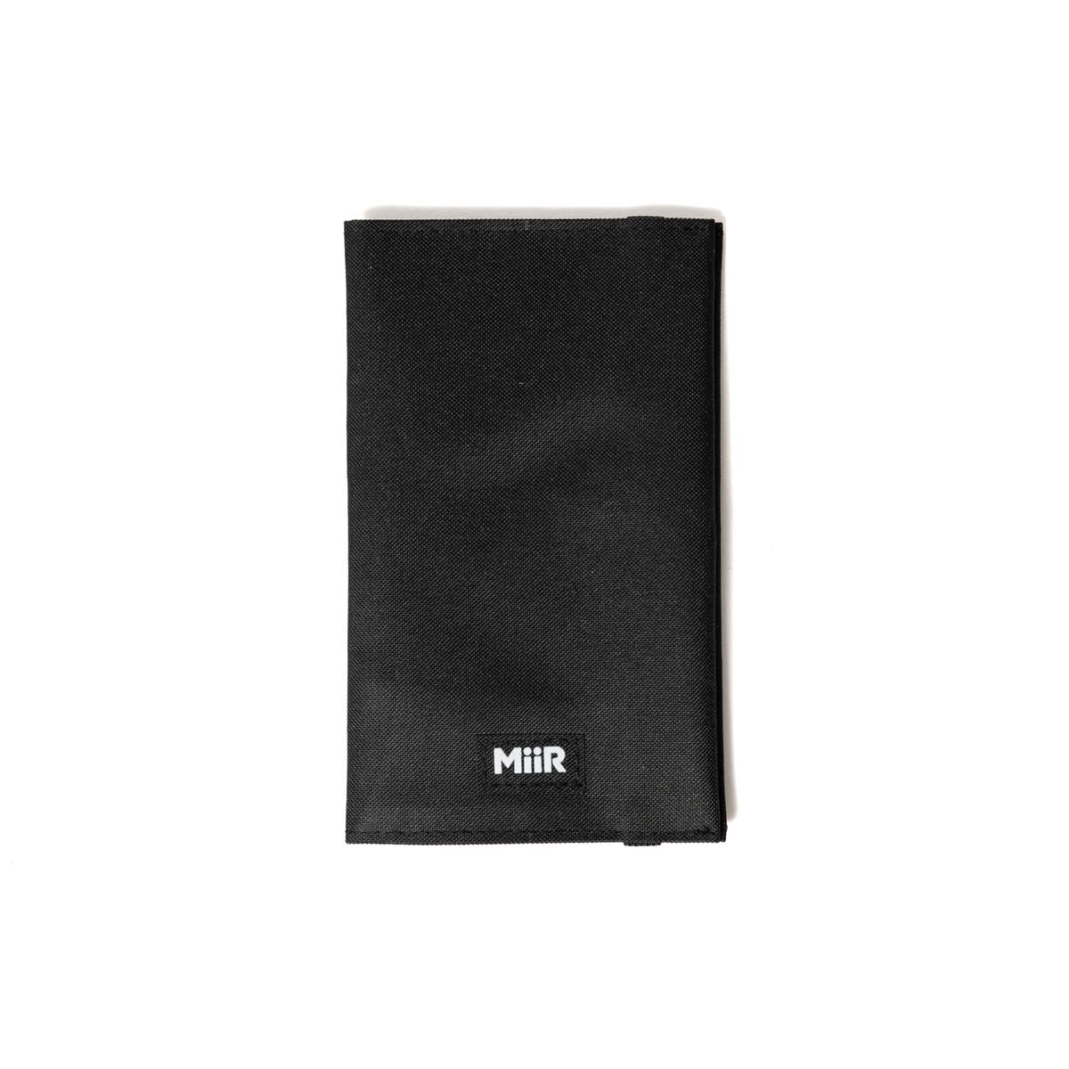 pourigami-n9 WebPDP-Pourigami_Black_Case__POG2SN00002_Studio_Closed.jpg