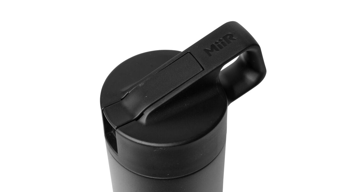 straw-bottle-k0 WebPDP-Straw_Lid_2_Black_Studio_0221_45deg_Closed__WMB1SL20002.jpg