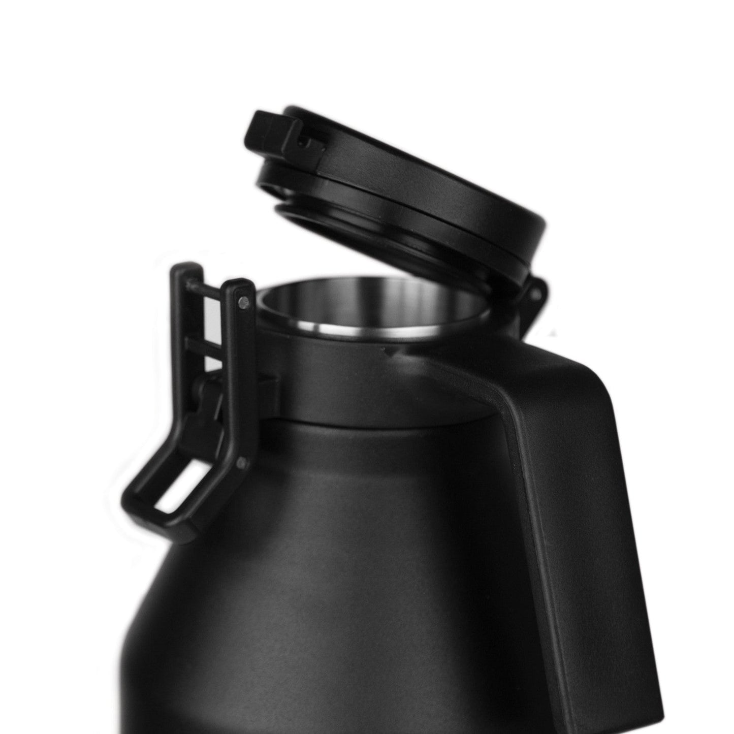 64oz-growler-d2 growlerdetail1_f7b2c86e-8bb8-40fc-b9ae-6f2e9d01276f__402220.jpg